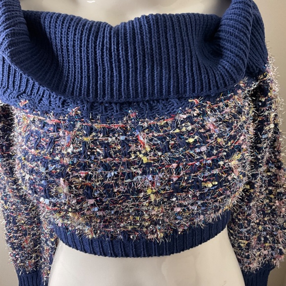 Two piece off the shoulder crop knit sweater short set. - Picture 2 of 7